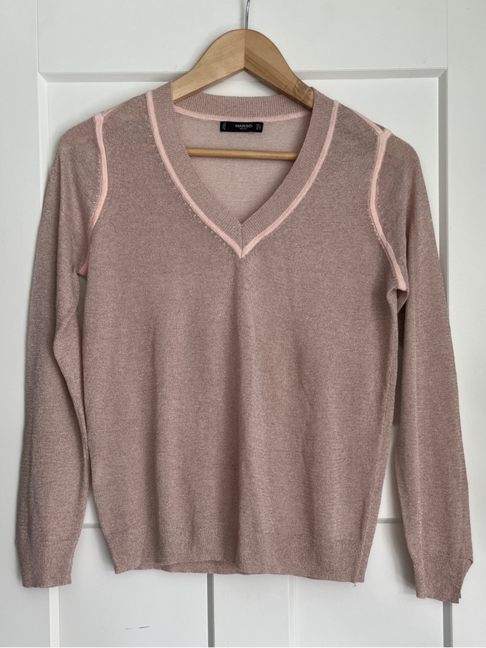Mango Metallic Shimmer V-Neck Sweater Soft Blush Pink M NWOT - Picture 4 of 8